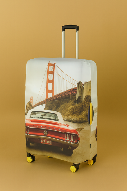Valiz Kılıfı – Golden Gate Köprüsü ve Retro Kırmızı Mustang Desenli Koruyucu